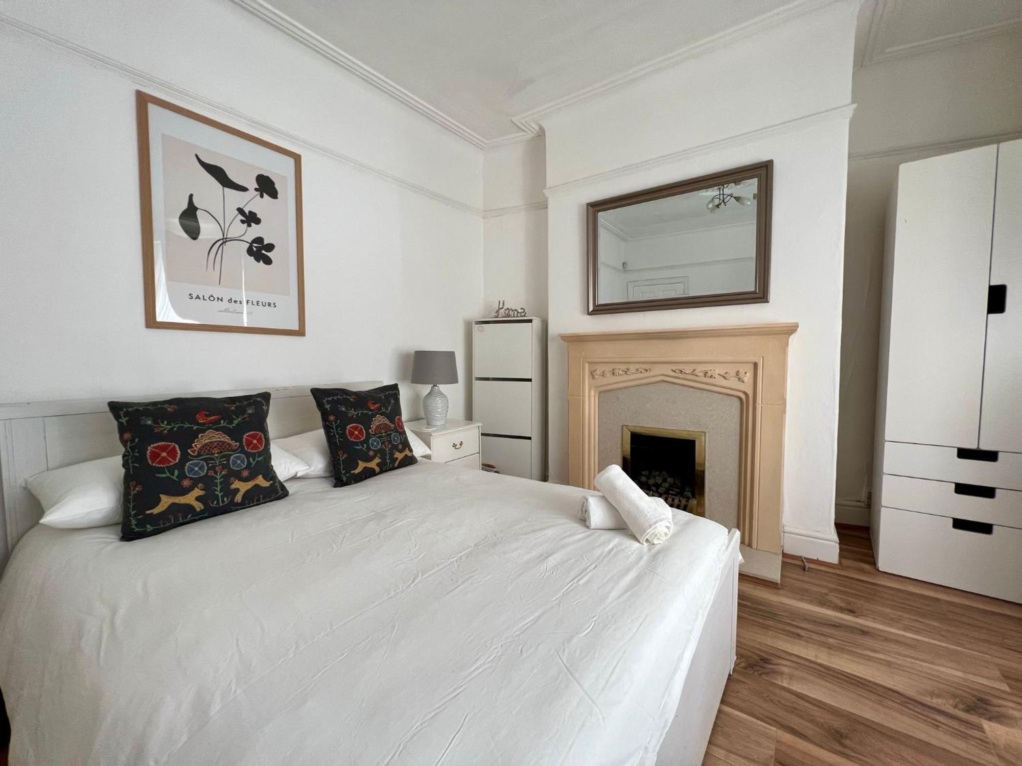 2025 Award Winner Liverpool Ivy House - 4 Bedrooms Exterior photo