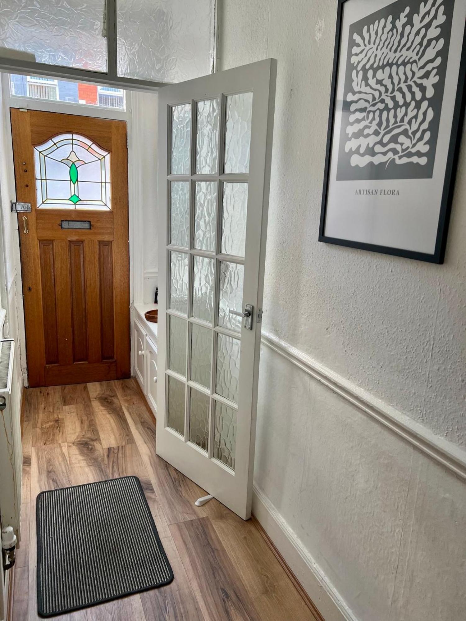 2025 Award Winner Liverpool Ivy House - 4 Bedrooms Exterior photo