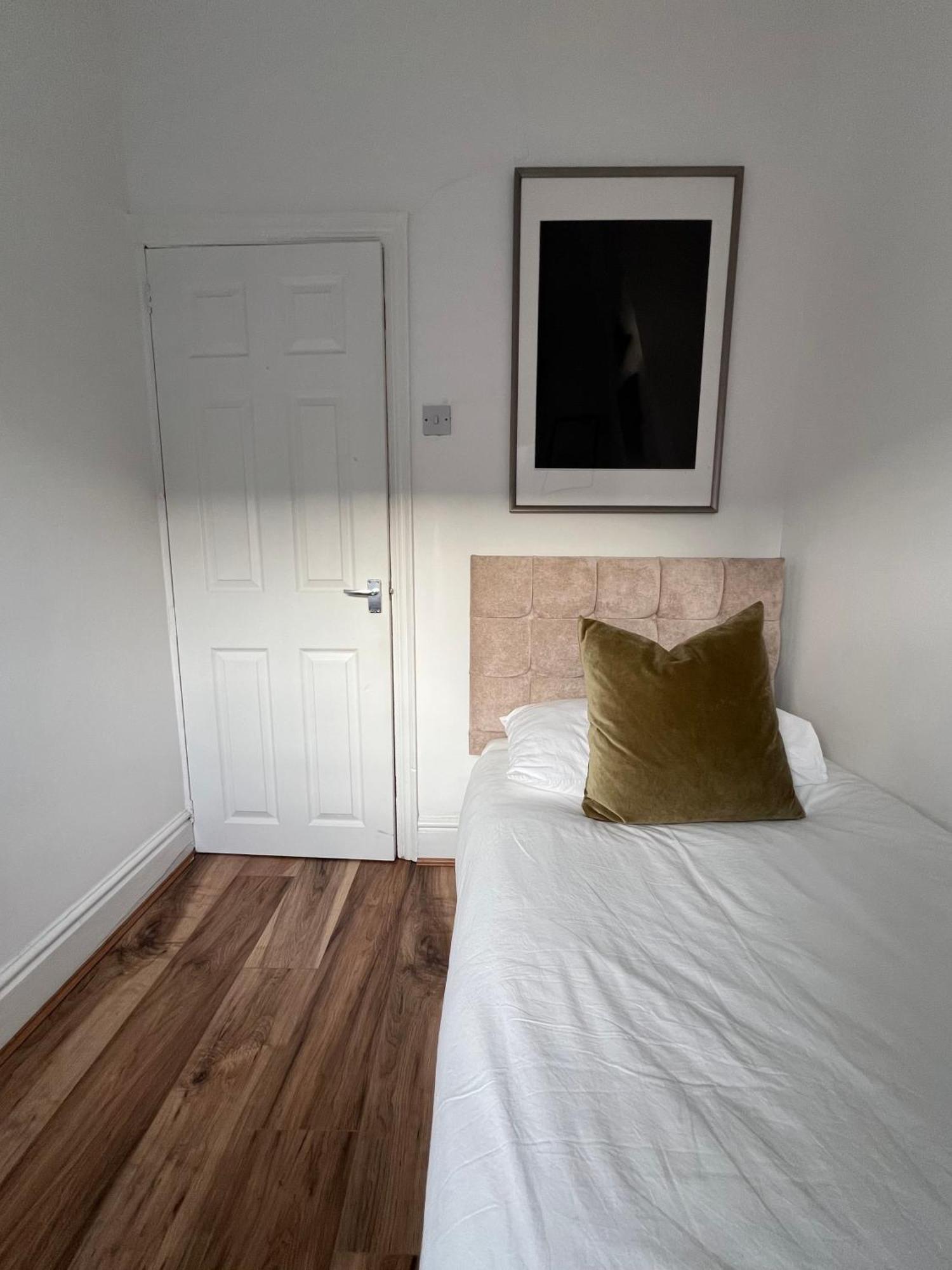 2025 Award Winner Liverpool Ivy House - 4 Bedrooms Exterior photo